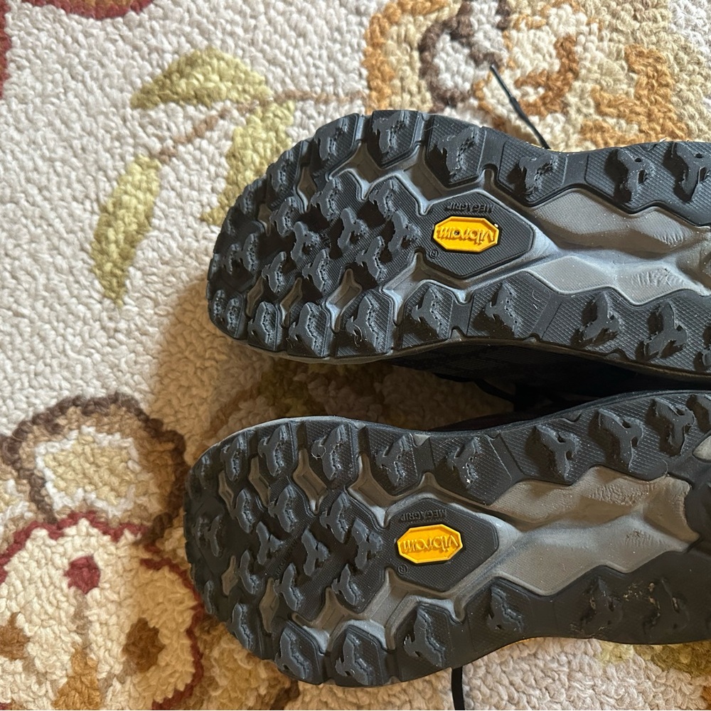 Hoka NEW Women's 8.0 Speedgoat
5 GTX Gore-Tex Trail Running Shoes - Picture 7 of 8